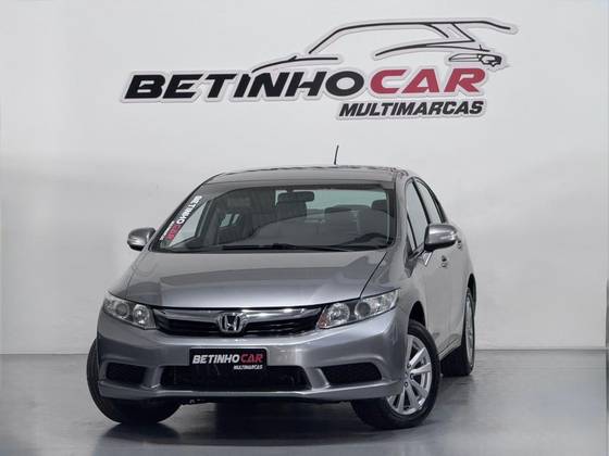 HONDA CIVIC 1.8 LXS 16V FLEX 4P AUTOMÁTICO HONDA CIVIC 1.8 LXS 16V FLEX 4P AUTOMÁTICO